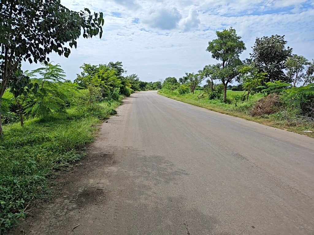 2 Acres Land for Sale Near Vatpally Double Damber Road Bit