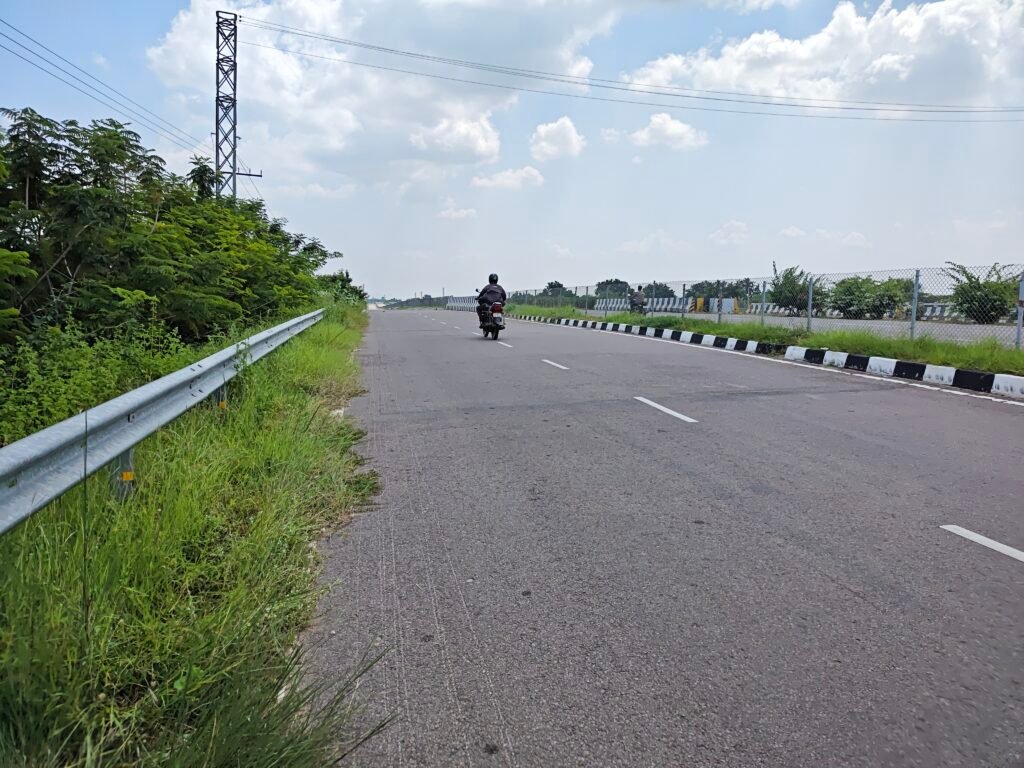 ₹21 లక్షల 10 గుంటల highway land